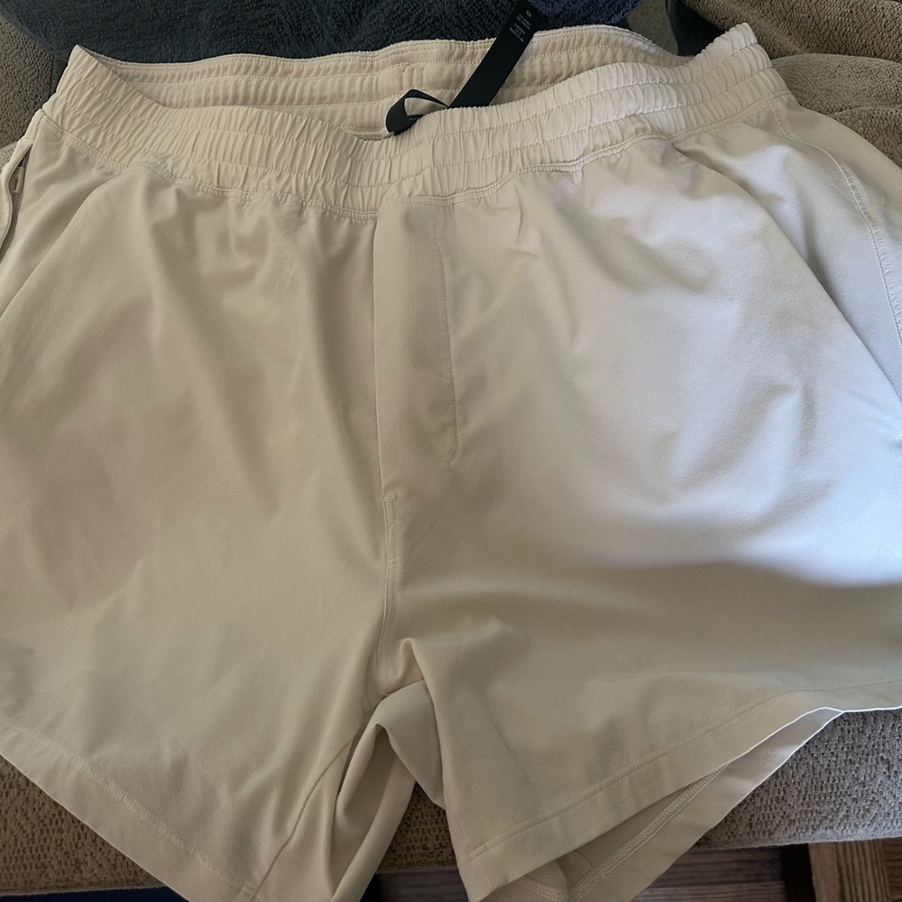 Lululemon shorts size XL worn twice